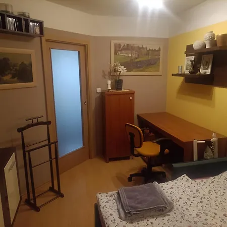 Nocleh Petrovice Prága